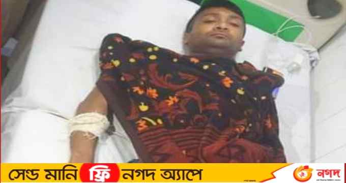 মাদক ব্যবসায়ীদের বিরুদ্ধে সংবাদ প্রকাশ করায় সাংবাদিককে কুৃপিয়ে আহত