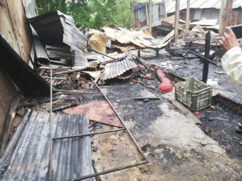 দোয়ারাবাজারে ৩টি দোকান পুড়ে ভস্মীভূত, ক্ষয়ক্ষতি প্রায় ২০ লাখ টাকা