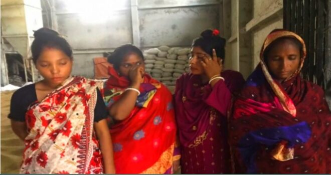 পুঠিয়ার বানেশ্বরে হিন্দু সেজে মন্দিরে চুরি করার সময় ৪ নারী আটক