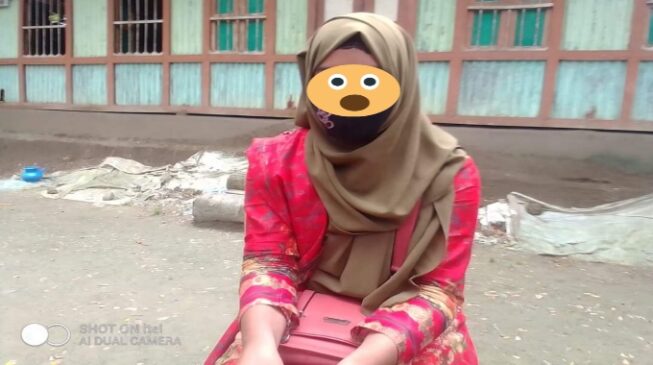 পুঠিয়ায় আবারো বিয়ের দাবিতে প্রেমিকের বাসায় প্রেমিকার অনশন