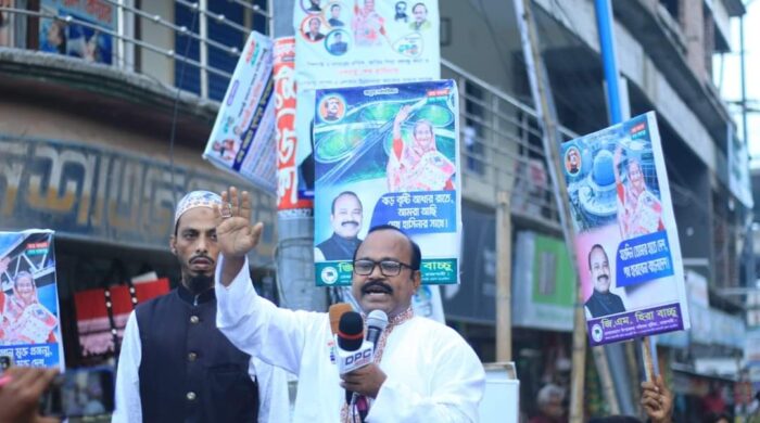 সরকারের উন্নয়ন তুলে ধরে উপজেলা চেয়ারম্যান হীরা বাচ্চুর বিশাল শোভাযাত্রা