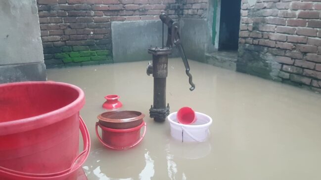 একটু বৃষ্টিতে তলিয়ে যায় বাড়ি-ঘর এ যেন দেখার কেউ নেই! রাজশাহীর পুঠিয়ায় প্রভাবশালীদের দখলে খাল, চড়ম ভোগান্তিতে এলাকাবাসী