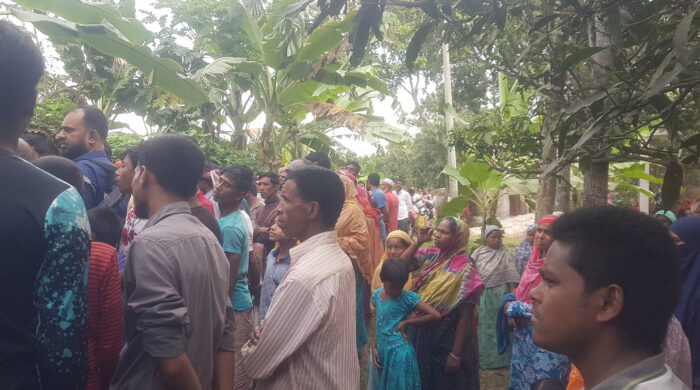 রাজশাহীর পুঠিয়ায় গৃহবধূর ঝুলন্ত লাশ উদ্ধার