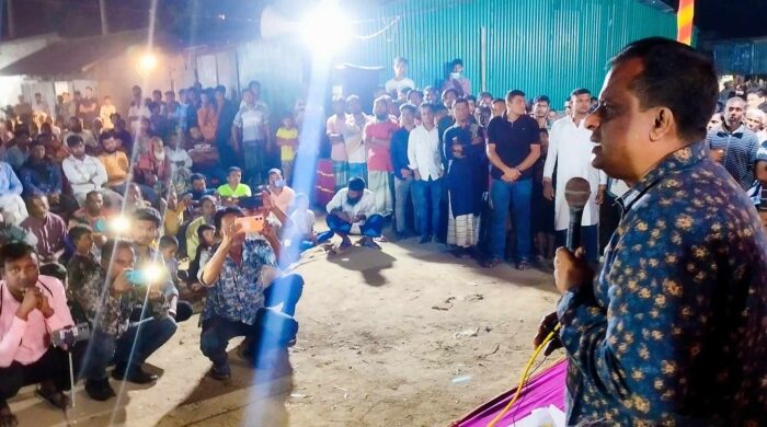 রাজশাহীর মোহনপুরের ঘাসিগ্রামে আ.লীগের উঠান বৈঠক