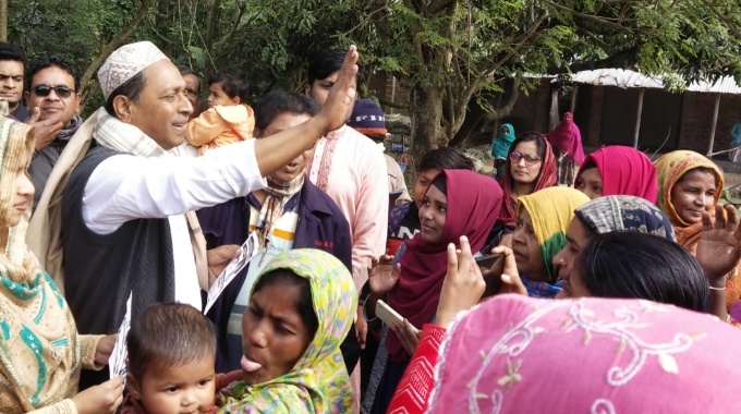 রাজশাহীর পুঠিয়া-দূর্গাপুরে প্রচারনার শেষ পর্যায়ে নৌকার গণজোয়ার