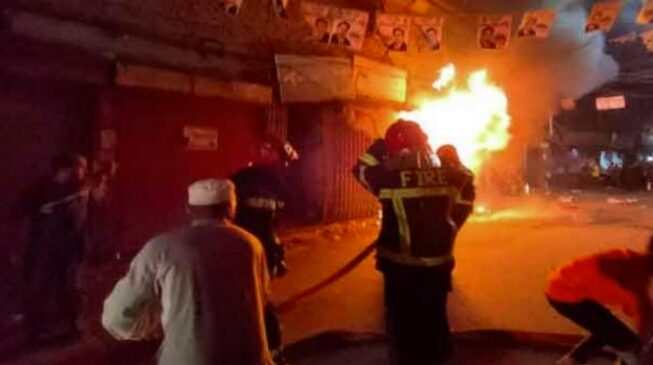 খুলনায় ভোটকেন্দ্র ভেবে বিদ্যালয়ে আগুন