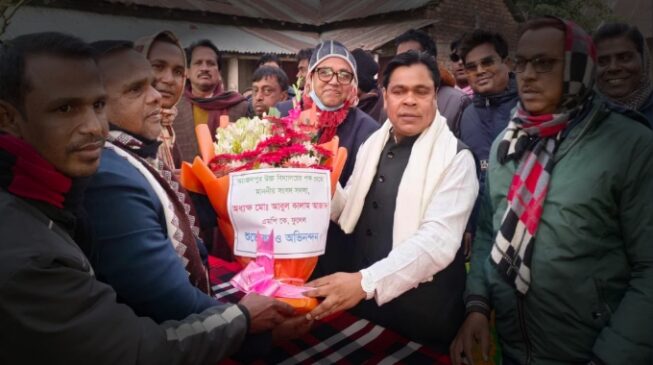 বাগমারার বিভিন্ন ইউনিয়নে নেতাকর্মীদের সঙ্গে এমপি কালামের সৌজন্য সাক্ষাত