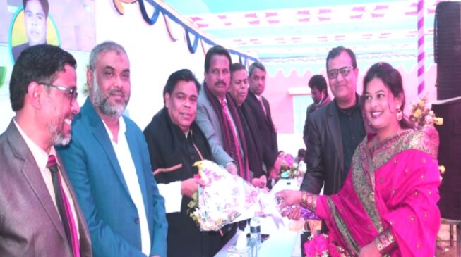 বাগমারার নবনির্বাচিত এমপিকে তাহেরপুর ডিগ্রি কলেজ এর সংবর্ধনা