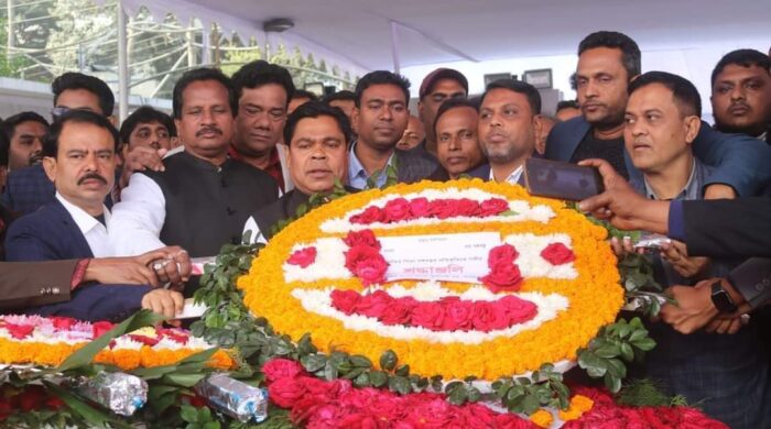 শপথ শেষে ধানমন্ডিতে বঙ্গবন্ধুর প্রতিকৃতিতে শ্রদ্ধা নিবেদন করলেন নবনির্বাচিত এমপি কালাম