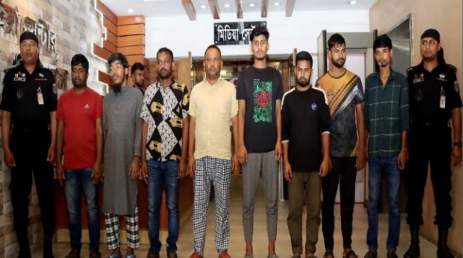 শিক্ষা উপবৃত্তির টাকা হাতিয়ে নেওয়া চক্রের মূলহোতা সহ ৮ প্রতারক গ্রেফতার