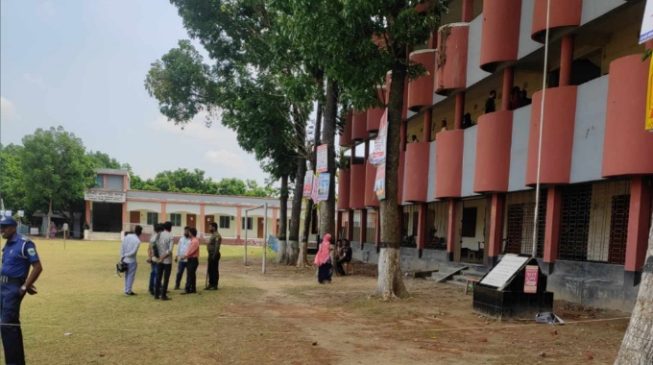 রাজশাহীতে চলছে দুই উপজেলা পরিষদ নির্বাচন, ভোটার উপস্থিতি কম