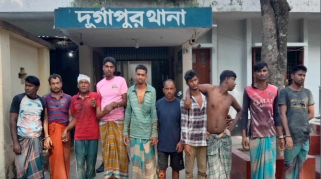রাজশাহীর দুর্গাপুরে আন্তঃজেলা চোরচক্রের ১০ সদস্য আটক