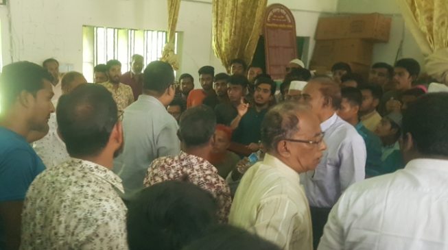 পুঠিয়ায় শিক্ষা প্রতিষ্ঠানের ৫ কর্মদিবসে ছাত্রদের হিসাব দিতে নির্দেশ হট্টগোল