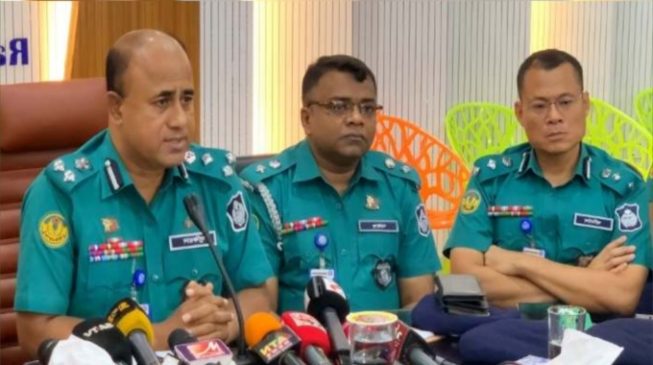 দেশের পরিস্থিতি স্বাভাবিক রাখতে মাঠে কাজ করছে পুলিশ- আরএমপি কমিশনার