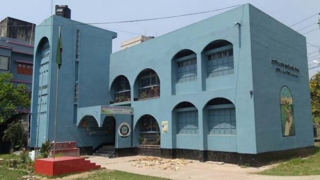 রাজশাহীতে প্রধান শিক্ষকের বিরুদ্ধে দুর্নীতির অভিযোগ, পদত্যাগ দাবি