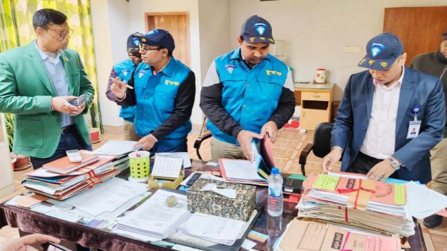 ২১ কোটি টাকার কাজে অনিয়মে রাসিকে দুদকের অভিযান