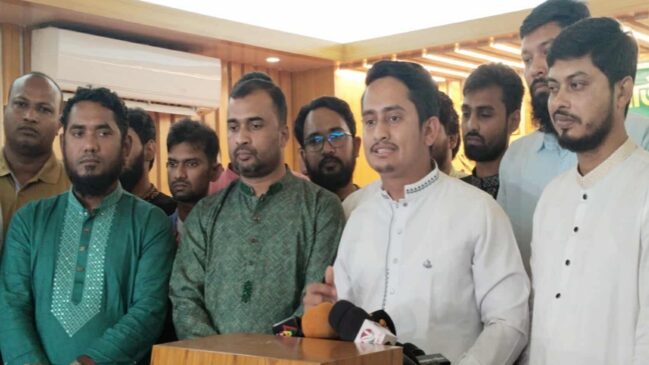 আওয়ামী লীগকে নিষিদ্ধ করতে হবে: রাজশাহীতে সারজিস আলম