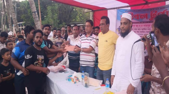 বাগমারায় জামগ্রাম সূর্য তরুণ স্পোর্টিং ক্লাব উদ্যোগে ফুটবল টুর্নামেন্ট